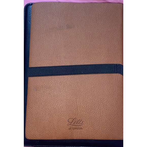 Leeds of London Weekly Planner 2024 Holidays Monthly Career Organizer British - Picture 2 of 11